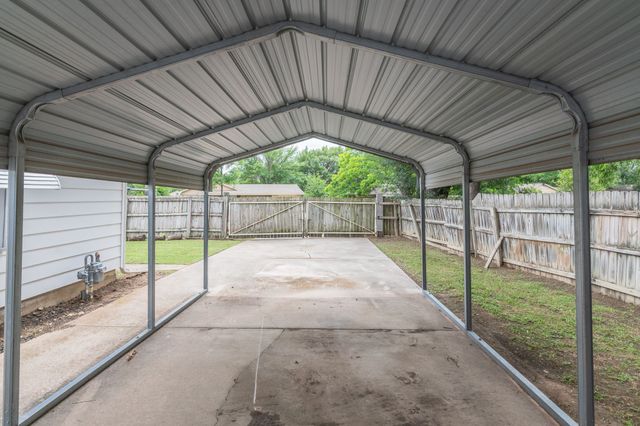 5205 Roxie Street, Haltom City, TX 76117