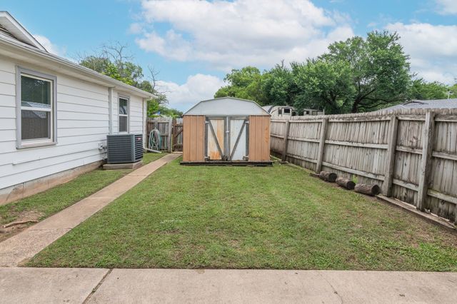 5205 Roxie Street, Haltom City, TX 76117
