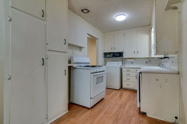 5205 Roxie Street, Haltom City, TX 76117