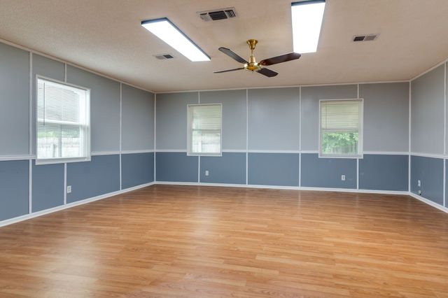 5205 Roxie Street, Haltom City, TX 76117