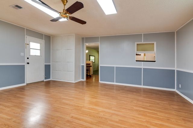 5205 Roxie Street, Haltom City, TX 76117
