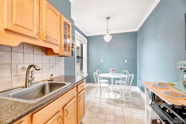 145 95th Street D6, Brooklyn, NY 11209