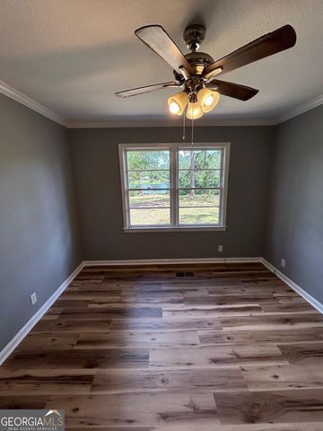 843 Prosperity Drive, Swainsboro, GA 30401