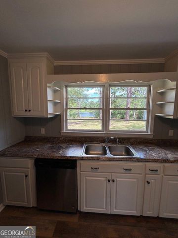 843 Prosperity Drive, Swainsboro, GA 30401