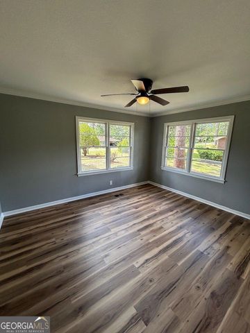 843 Prosperity Drive, Swainsboro, GA 30401