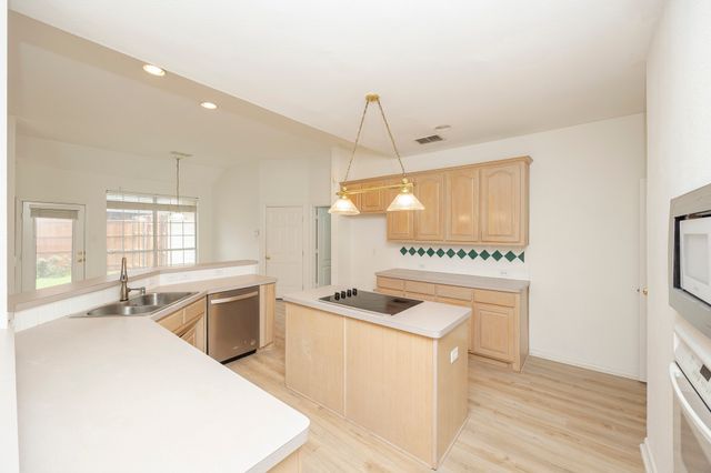 3103 Kingsbury Drive, Richardson, TX 75082
