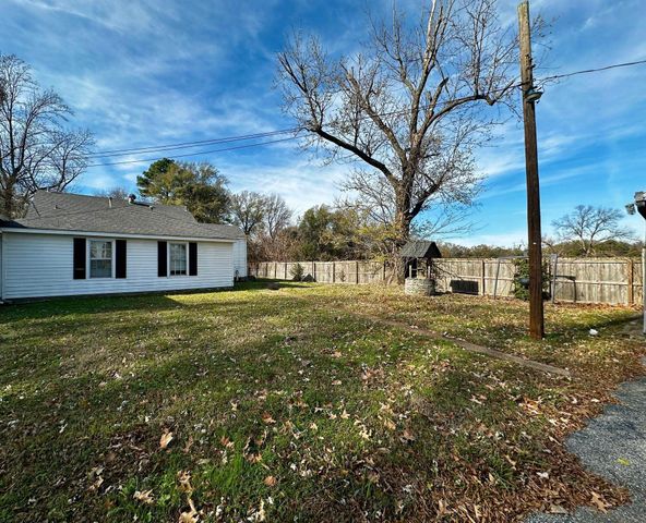 1108 WHITEHAVEN LN, Memphis, TN 38116