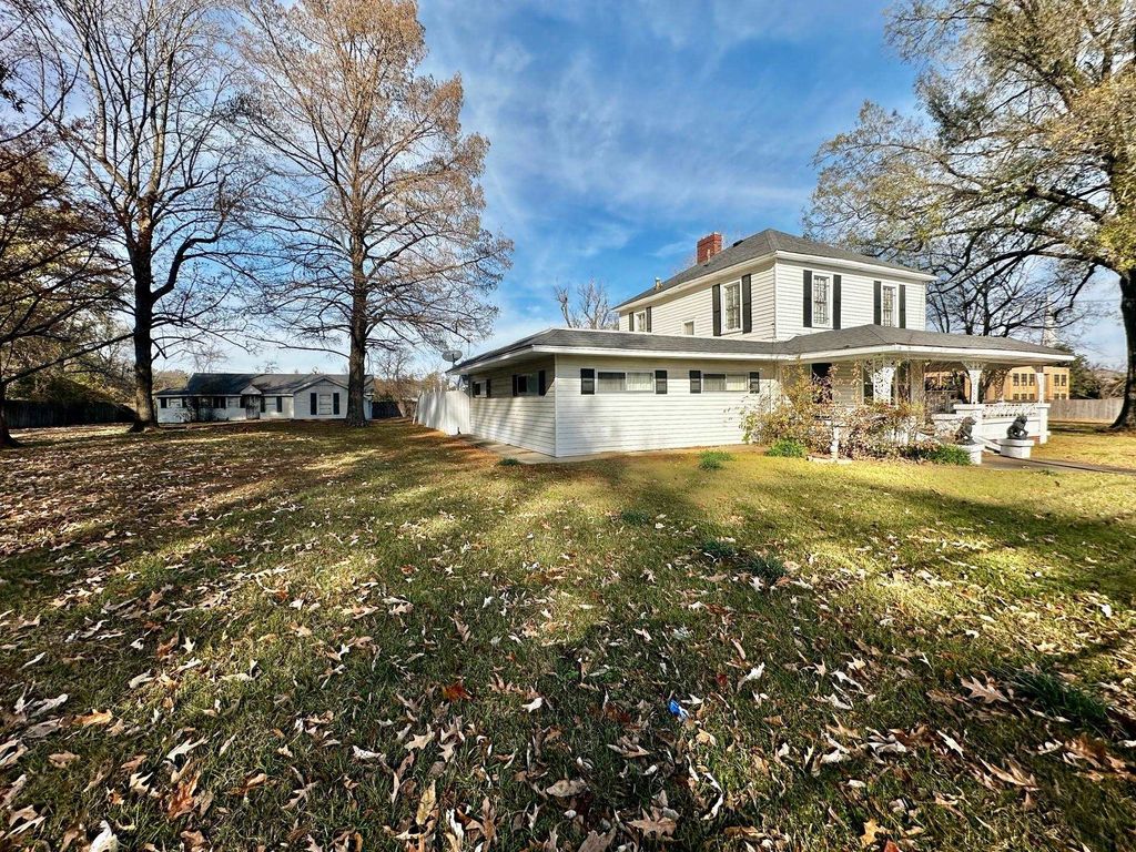 1108 WHITEHAVEN LN, Memphis, TN 38116