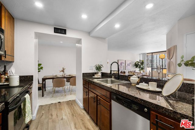 600 W 9th Street 1216, Los Angeles, CA 90015