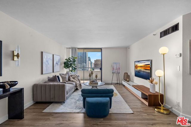 600 W 9th Street 1216, Los Angeles, CA 90015