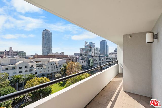 600 W 9th Street 1216, Los Angeles, CA 90015