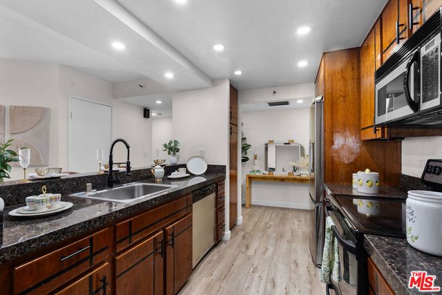 600 W 9th Street 1216, Los Angeles, CA 90015