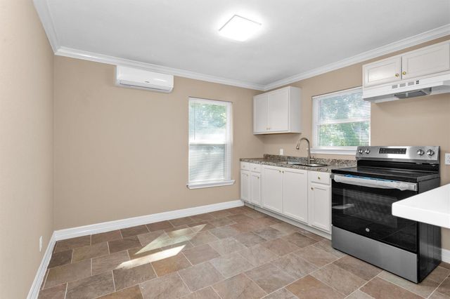 1224 Neyland Street, Houston, TX 77022
