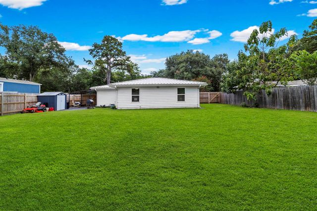 131 County Road 2364, Hardin, TX 77575