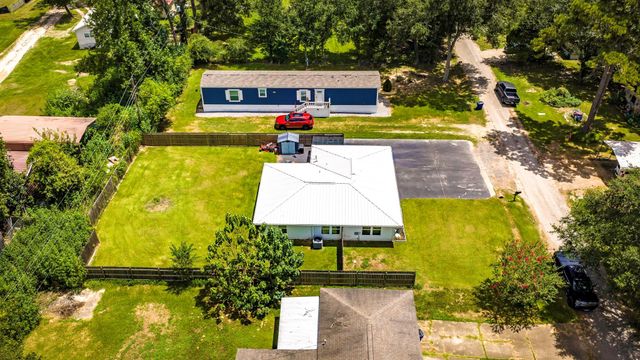 131 County Road 2364, Hardin, TX 77575