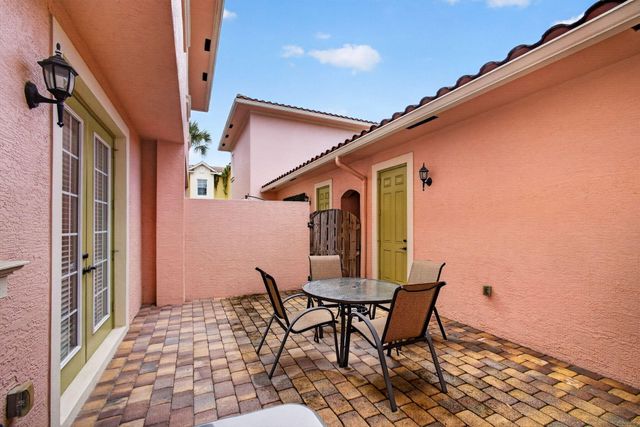 599 Dakota Drive, Jupiter, FL 33458