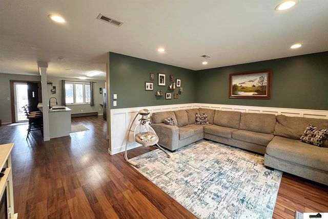 600 Russell Street, Firth, NE 68358