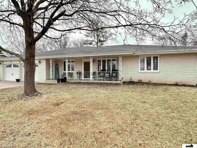 600 Russell Street, Firth, NE 68358