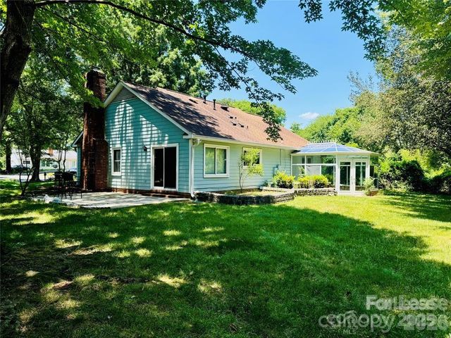 2423 Emstead Court, Charlotte, NC 28210