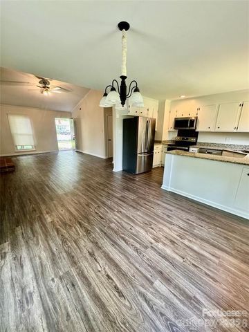 2423 Emstead Court, Charlotte, NC 28210