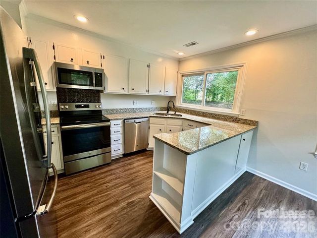 2423 Emstead Court, Charlotte, NC 28210