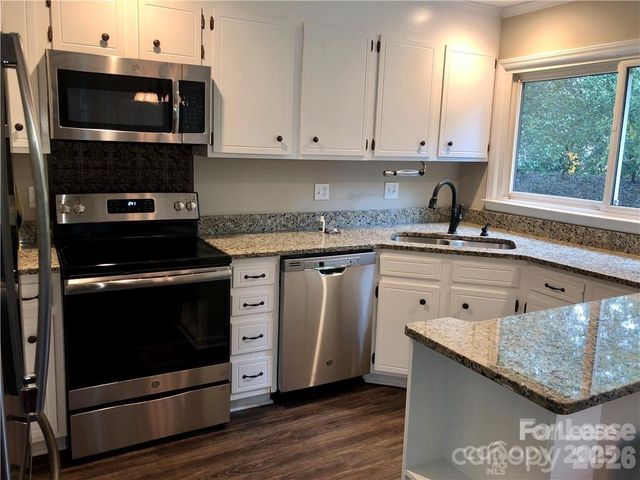 2423 Emstead Court, Charlotte, NC 28210