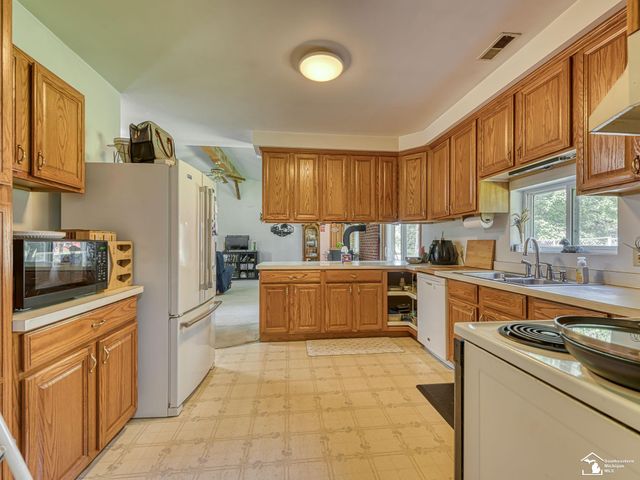 8945 S Custer Road, Raisinville Twp, MI 48161