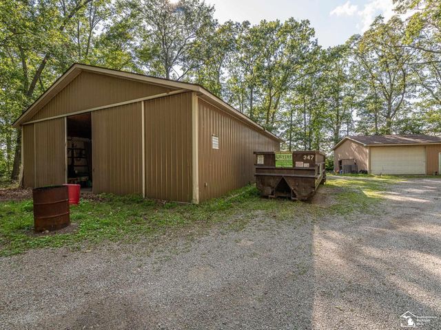 8945 S Custer Road, Raisinville Twp, MI 48161