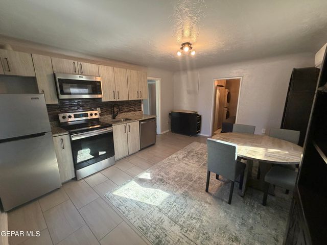 2618 IDALIA Avenue A, El Paso, TX 79930