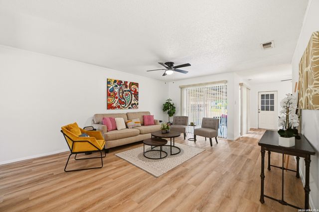 7702 Pipers Swan, San Antonio, TX 78251