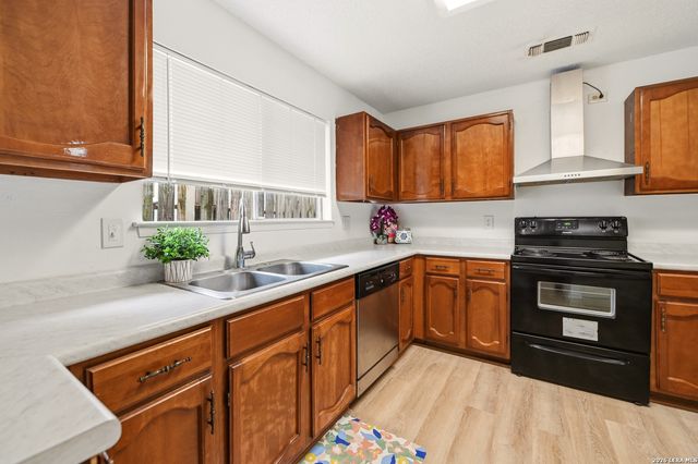 7702 Pipers Swan, San Antonio, TX 78251