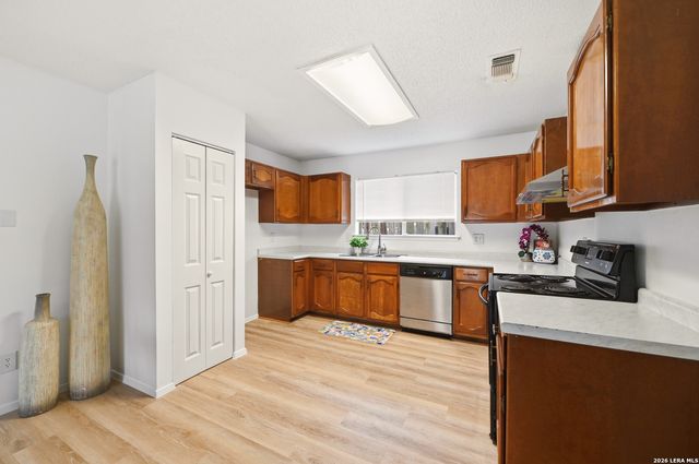 7702 Pipers Swan, San Antonio, TX 78251