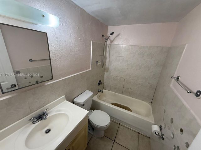 4732 SW 33rd Avenue 103, Dania Beach, FL 33312