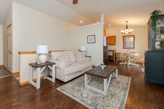 10284 REMMINGTON ST, Summerset, SD 57718