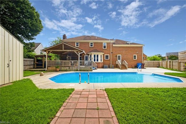 3618 Point Elizabeth DR, Chesapeake, VA 23321