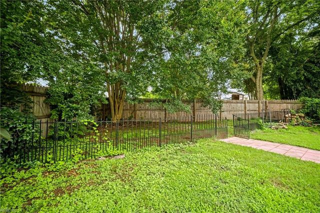 3618 Point Elizabeth DR, Chesapeake, VA 23321