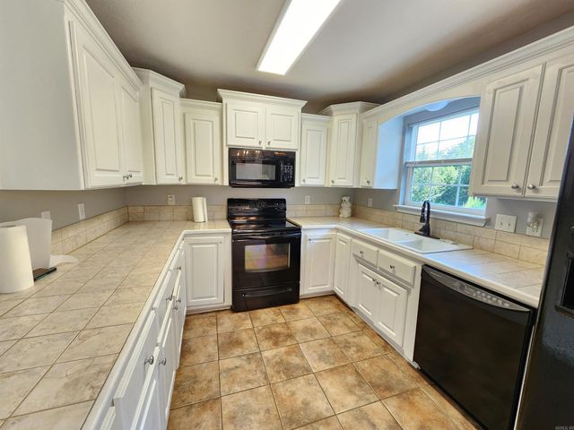 86 JB Drive, Lonoke, AR 72086