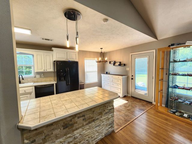 86 JB Drive, Lonoke, AR 72086