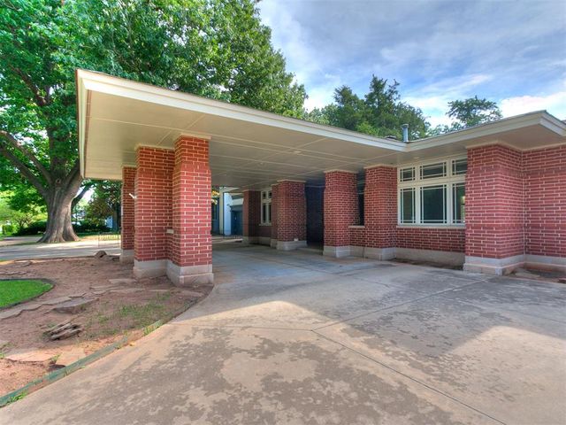 823 S Flood Avenue, Norman, OK 73069