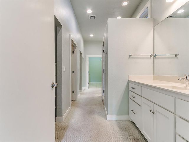 823 S Flood Avenue, Norman, OK 73069