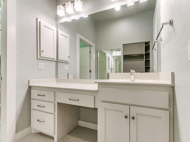 823 S Flood Avenue, Norman, OK 73069