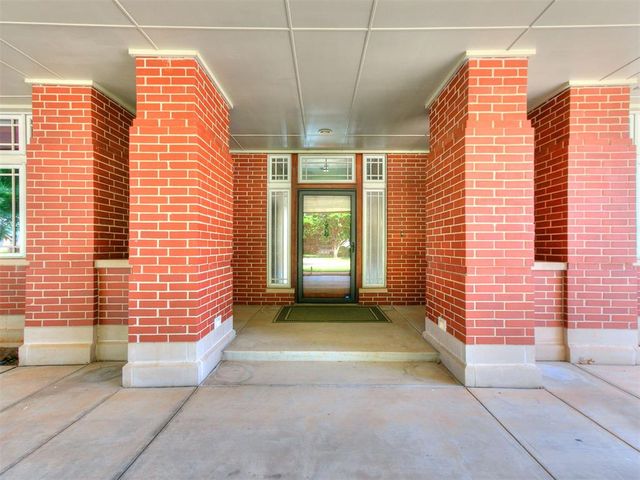 823 S Flood Avenue, Norman, OK 73069