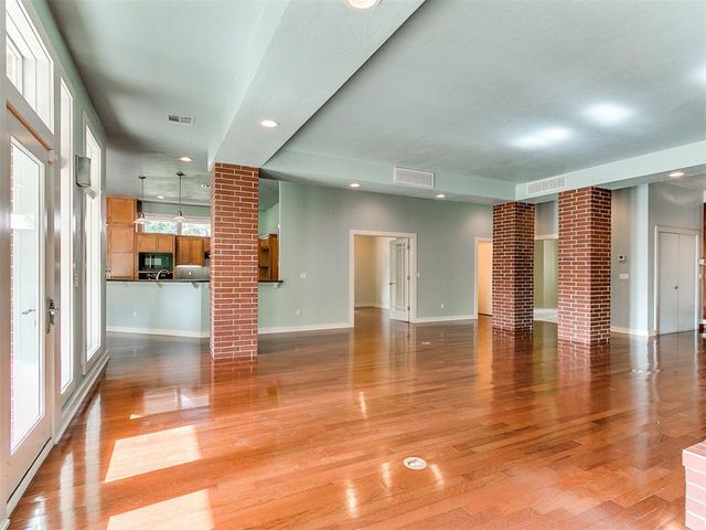823 S Flood Avenue, Norman, OK 73069