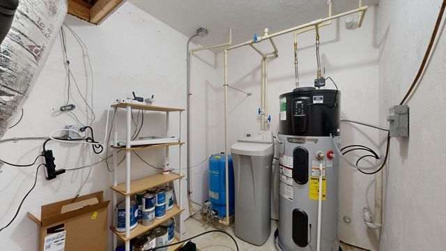 23 Upton Street, Millbury, MA 01527