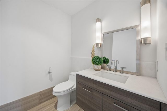 3433 Westheimer Road 702, Houston, TX 77027