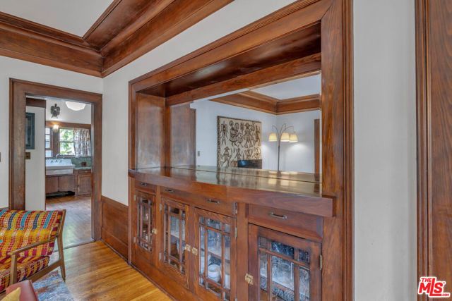 1812 S Bronson Avenue, Los Angeles, CA 90019