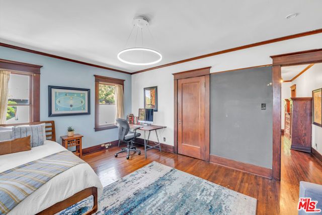 1812 S Bronson Avenue, Los Angeles, CA 90019