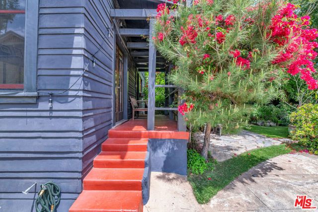 1812 S Bronson Avenue, Los Angeles, CA 90019