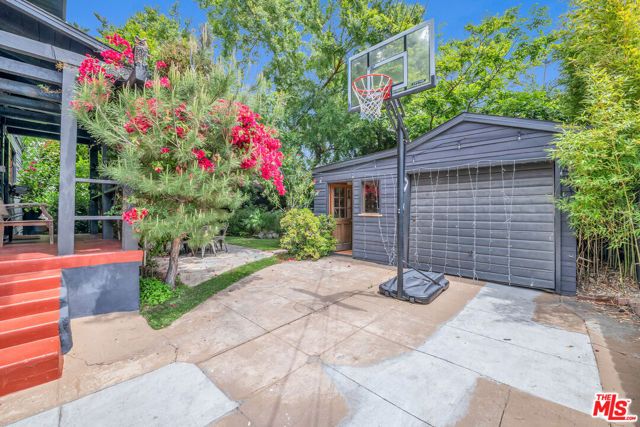 1812 S Bronson Avenue, Los Angeles, CA 90019