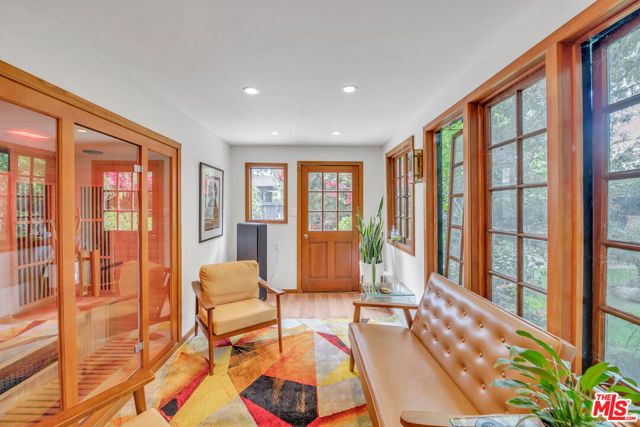 1812 S Bronson Avenue, Los Angeles, CA 90019